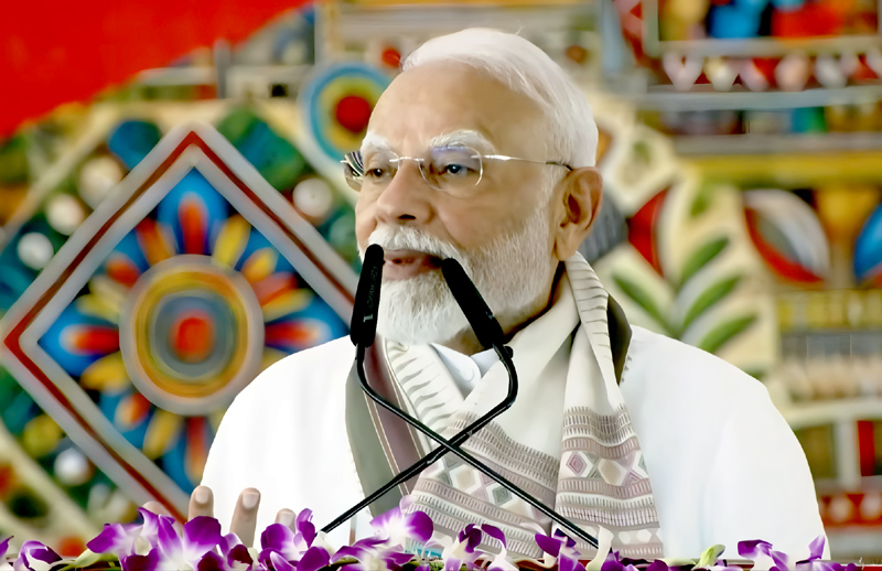 Politics : गयाजी में मोदी बोले – कांग्रेस और RJD घुसपैठियों के साथ खड़े!