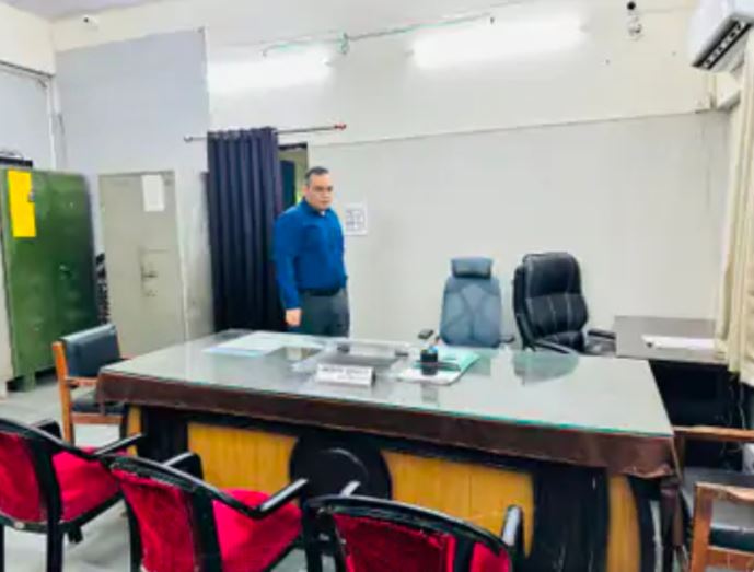 kasganj dm