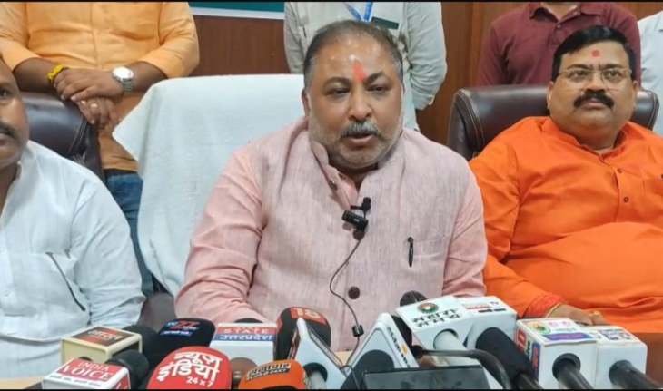 प्रतापगढ़ पहुंचे परिवहन मंत्री दया शंकर सिंह