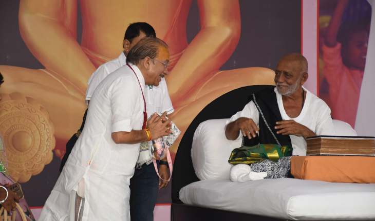 मोरारी बापू