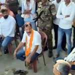 Bihar Election : वैशाली में बीजेपी विधायक को जनता ने खदेड़ा, जान बचाकर भागे!