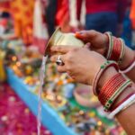 Chhath Puja 2025: अर्घ्य देते समय बोलें ये Mantra, सूर्य देव की कृपा बरसेगी!
