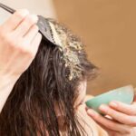 Hair में मुल्तानी मिट्टी लगाने से निकल गया सालों पुराना Dandruff!