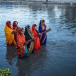 Chhath पर्व में जल में खड़े होकर अर्घ्य देने की परंपरा कब और कैसे शुरू हुई?