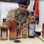Bihar Elections में बांटने जा रही थी शराब! Aligarh Police ने किया भंडाफोड़