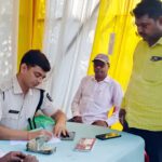 Bihar Election : निर्दलीय प्रत्याशी के पास ₹1.85 करोड़ के ब्लैंक चेक, चुनावी खेल का पर्दाफाश?
