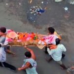 Home से निकलते वक्त दिखी अर्थी — जानिए इसका शुभ संकेत!