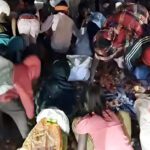 Bihar News : पटना में टमाटर से लदी ट्रक पलटी, लोगों ने की लूट!