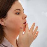 Morning उठते ही मुंह सुख जाता है? जानिए कौन-सी कमी कर रही है परेशान