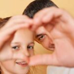 गलत Relationship में रहना प्यार नहीं, खुद को धीरे-धीरे तोड़ना है