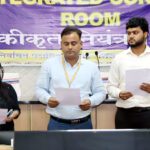 Bihar : सरकारी ऑफिस में ऐसी देशभक्ति? लखीसराय के डीएम ने दिखाया अनोखा उदाहरण!