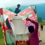 Bihar Election : 5 साल बाद वोट मांगने आईं श्रेयसी सिंह — ग्रामीणों ने रोड और गद्दे का हिसाब मांगा, वीडियो हुआ वायरल!