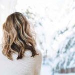 HairCareTips: बिना शैम्पू–बिना पानी! सर्दियों का बेस्ट हेयर क्लीनिंग ट्रिक