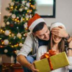 Christmas2025: क्रिसमस पर गर्लफ्रेंड को खुश करना है? गिफ्ट में दें ये 5 चीजें!