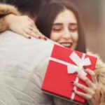 NewYear: गर्लफ्रेंड को क्या गिफ्ट दें? जानिए