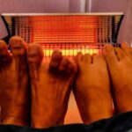 WinterHealthTips: घर बैठे पाएं हीटर जैसी गर्मी, अपनाएं ये देसी नुस्खे