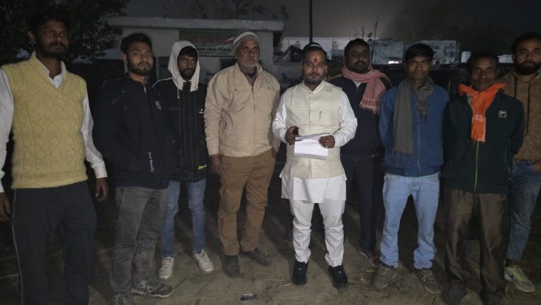 Sugarcane farmers begin indefinite protest against irregularities at Siswa IPL Sugar Mill