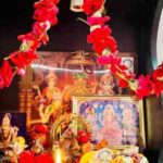 Vastu Tips: घर में एक ही भगवान की 2–3 मूर्तियां? जानिए क्या यह पाप है या पुण्य!