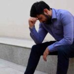 RelationshipTips: भारत के युवा पुरुष इतने अकेले क्यों हो रहे हैं?