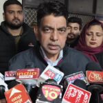 AMU : पिता से वीडियो काल पर बात करते हुए इंजिनयरिंग की छात्रा ने लगाई फांसी