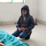 Etah: ‘अब मैं कहां जाऊं, मम्मी की अर्थी कौन उठाएगा?’ माँ की लास पर रोया 10 साल का मासूम