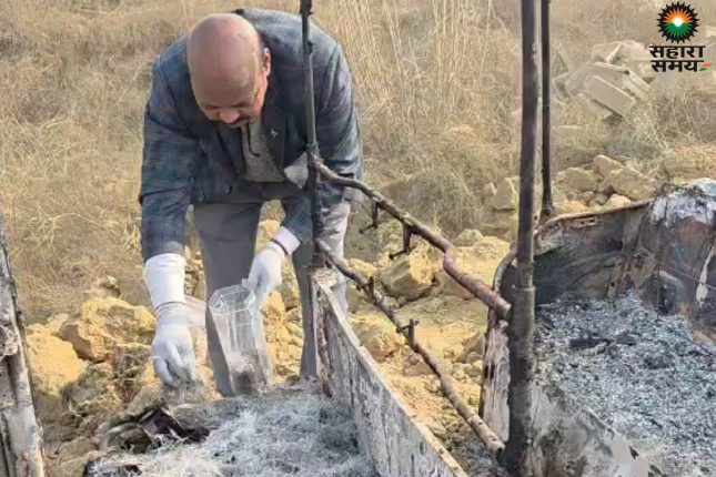 Ghaziabad: Burnt body found in auto in Techno City, panic due to murder