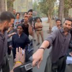 ‘पापा कर्ज में डूबे हैं’: BMC वोटिंग के दौरान बच्ची ने मांगी मदद! अक्षय ने किया वादा, वीडियो वायरल