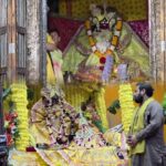 होली की हुंकार: बांकेबिहारी संग भक्तों ने खेला गुलाल, 40 दिन मचेगी धूम