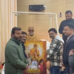 गौ दान सबसे श्रेष्ठ दान है और गायों की सेवा से सभी देवी-देवताओं का आशीर्वाद मिलता है – मोरारी बापू