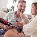 Chocolate Day 2026: लड़ाई के बाद रिश्ते में मिठास कैसे लाएं?