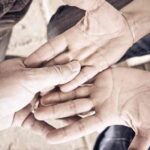 AstrologyTips: शादी कब होगी? हथेली की ये रेखा देगी सटीक जवाब!