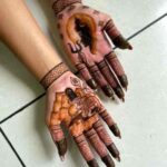 ShivratriSpecial2026: शिव–पार्वती की शादी का जश्न ऐसे मनाएं, हाथों में सजाएं ये मेहंदी