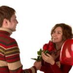 ValentineDay: पर गर्लफ्रेंड रूठ गई? ये 5 ट्रिक्स काम आएंगी