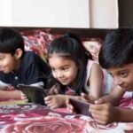 ParentingTips: मोबाइल छीनने की जरूरत नहीं, इन आदतों से बच्चा फोन भूल जाएगा