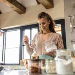 HealthTips: एक चम्मच चीनी और नमक शरीर में क्या करता है?