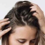 HairCareTips: चिपचिपे बालों से छुटकारा चाहिए? ये आसान ट्रिक अभी अपनाएं