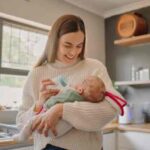 NewbornCare: बच्चे को दूध पिलाने के बाद डकार दिलाना क्यों है जरूरी