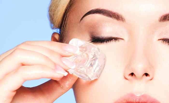 चेहरे पर कितनी बार बर्फ लगानी चाहिए?