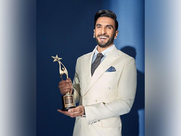 ranveer-singh-says-hes-proud-of-indias-diversity-as-he-wins-award-for-being-most-loved-hindi-actor-in-south-india