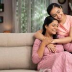 Mothers Day 2026: मां को स्पेशल महसूस कराने के आसान और प्यारे तरीके