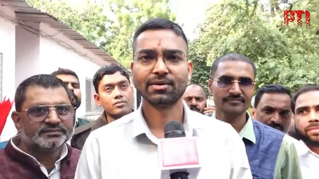 Bihar Politics Twist: दीपक प्रकाश के मंत्री बनने पर सस्पेंस, क्या है बीजेपी का प्लान?