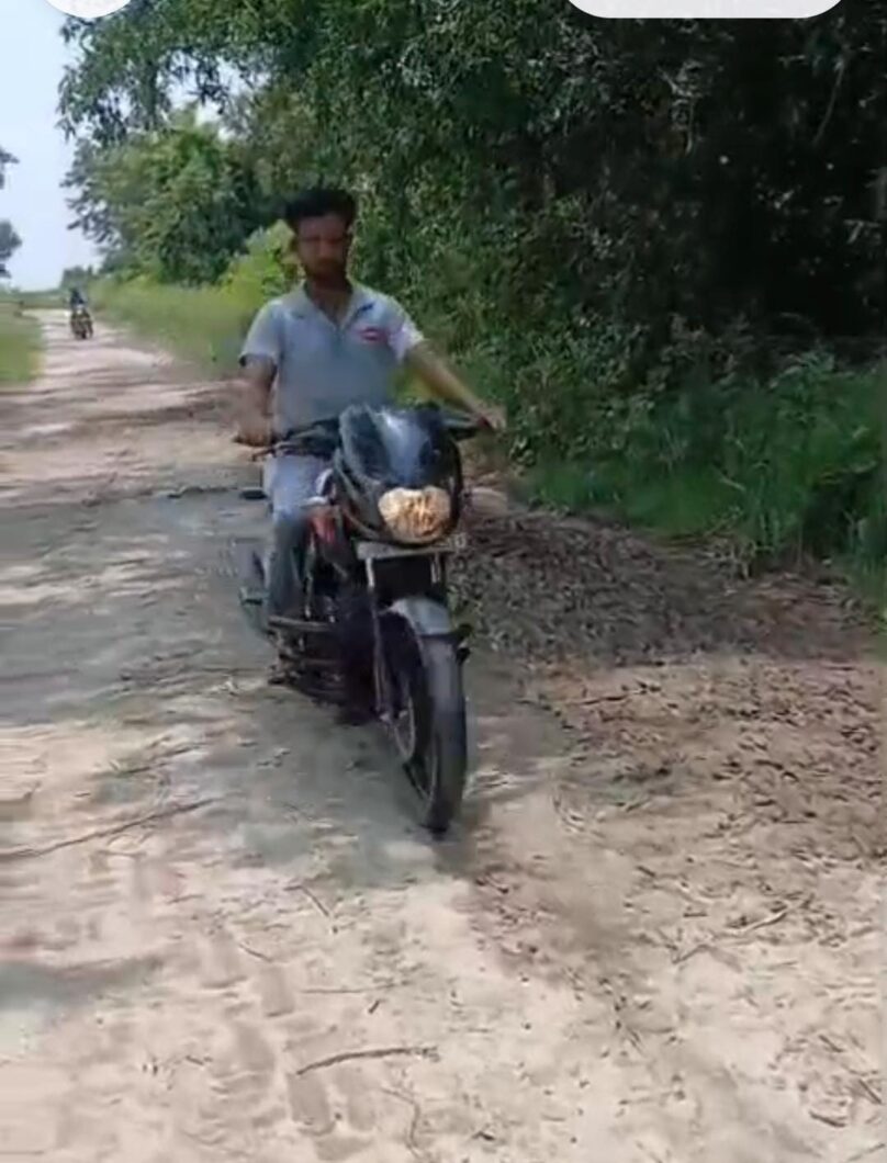 रील में कैद हुआ बाइक चोर!